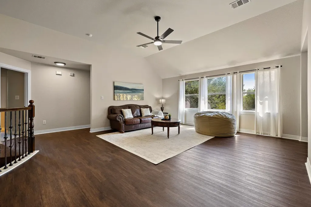 2237 Hamlet Circle Round Rock TX 78664