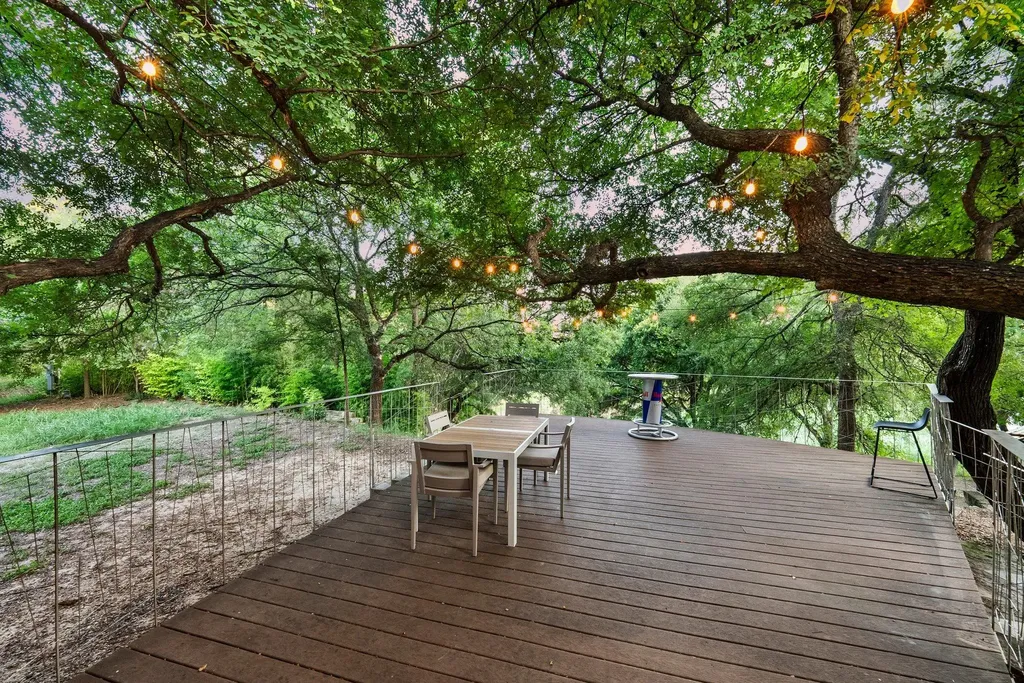 7689 Delwau Lane Austin TX 78725