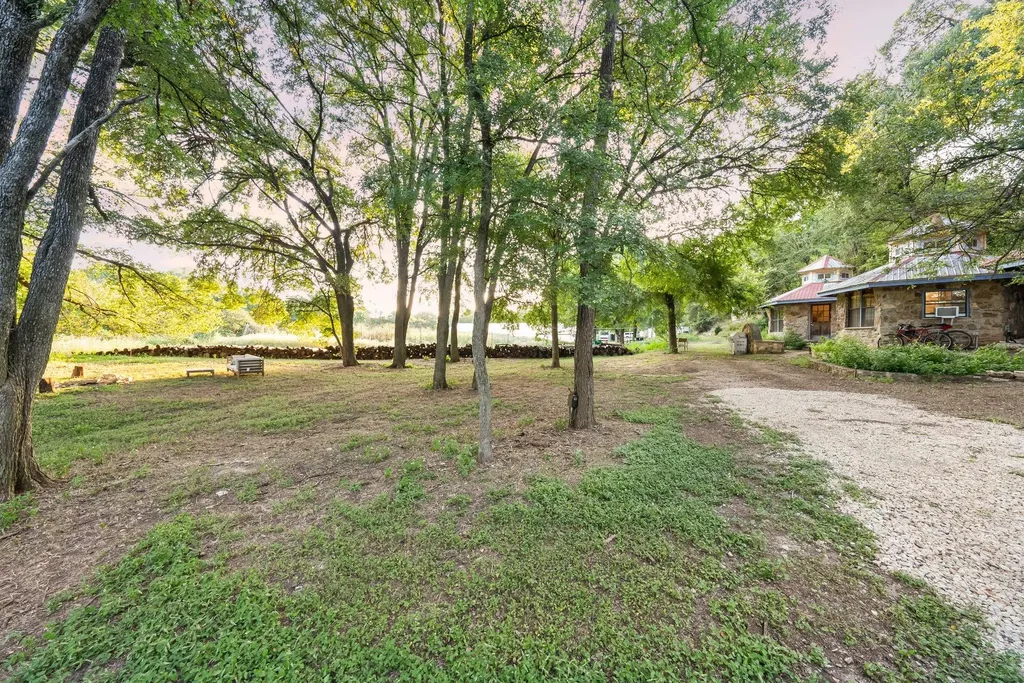 7689 Delwau Lane Austin TX 78725