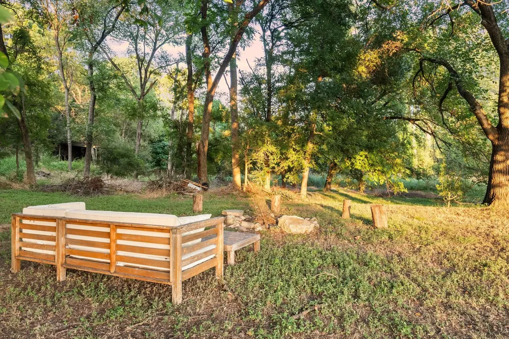 7689 Delwau Lane Austin TX 78725