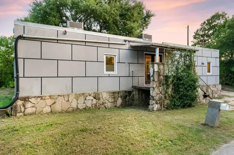7689 Delwau Lane Austin TX 78725
