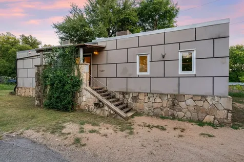 7689 Delwau Lane Austin TX 78725