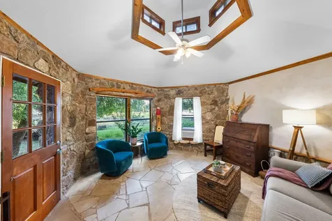7689 Delwau Lane Austin TX 78725