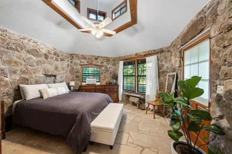 7689 Delwau Lane Austin TX 78725