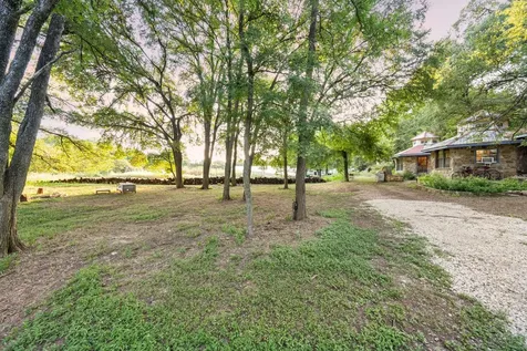 7689 Delwau Lane Austin TX 78725