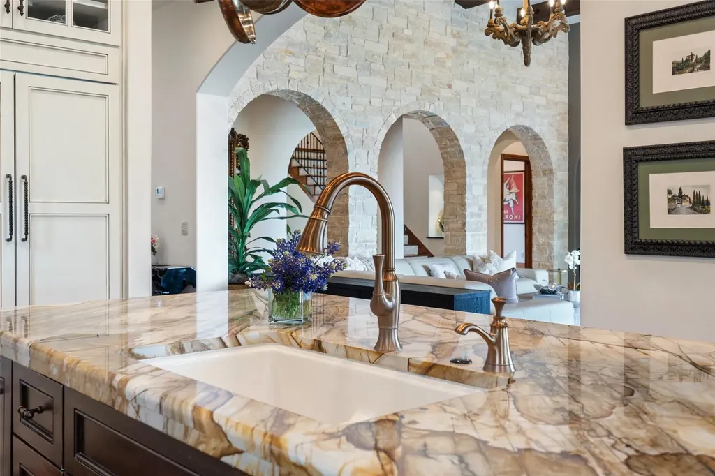 808 Rivercliff Drive Spicewood TX 78669