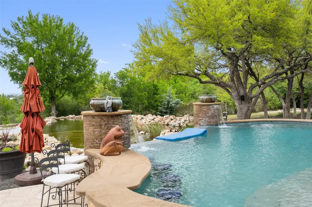 808 Rivercliff Drive Spicewood TX 78669