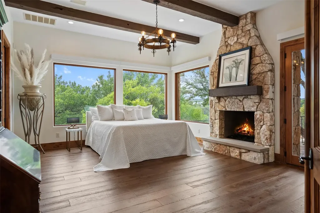 808 Rivercliff Drive Spicewood TX 78669