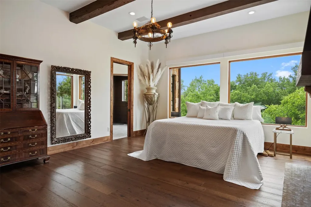 808 Rivercliff Drive Spicewood TX 78669