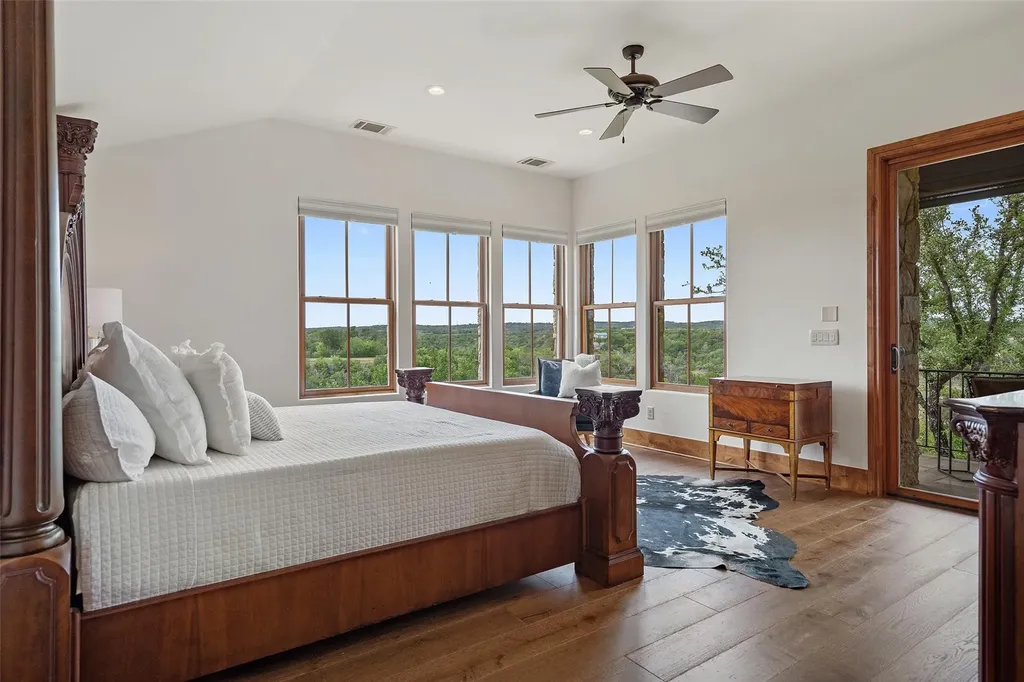 808 Rivercliff Drive Spicewood TX 78669