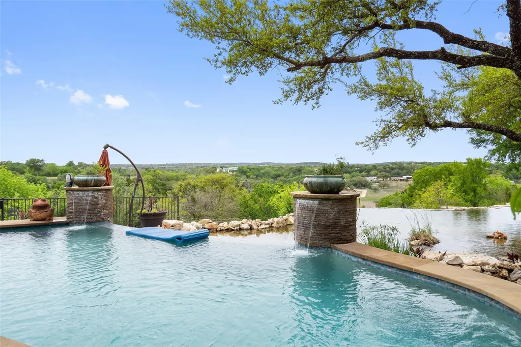 808 Rivercliff Drive Spicewood TX 78669