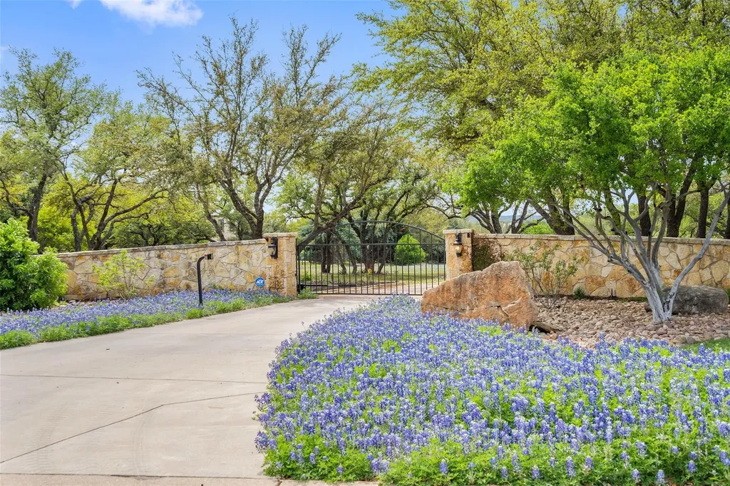 808 Rivercliff Drive Spicewood TX 78669