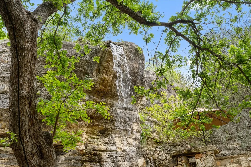 808 Rivercliff Drive Spicewood TX 78669