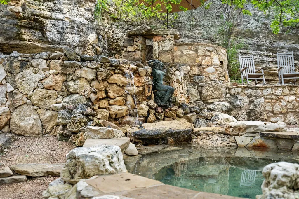 808 Rivercliff Drive Spicewood TX 78669