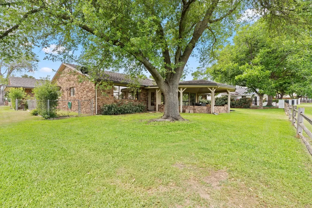 618 Hi Stirrup Horseshoe Bay TX 78657