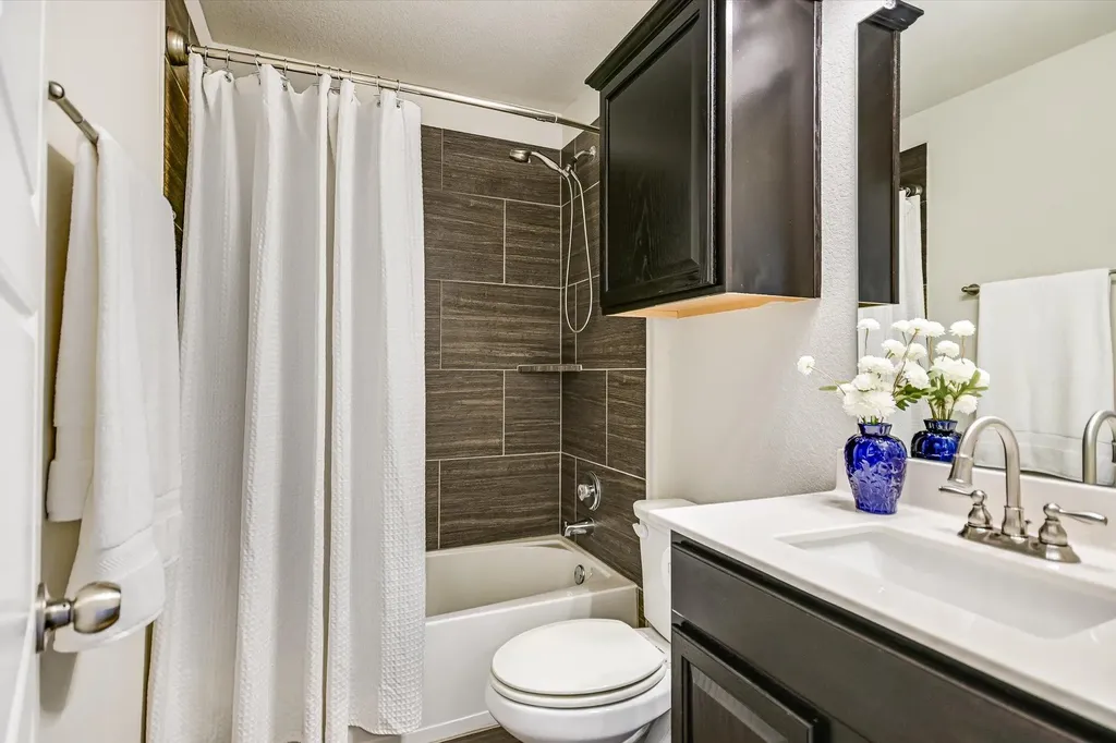 419 N Heatherwilde Boulevard Pflugerville TX 78660