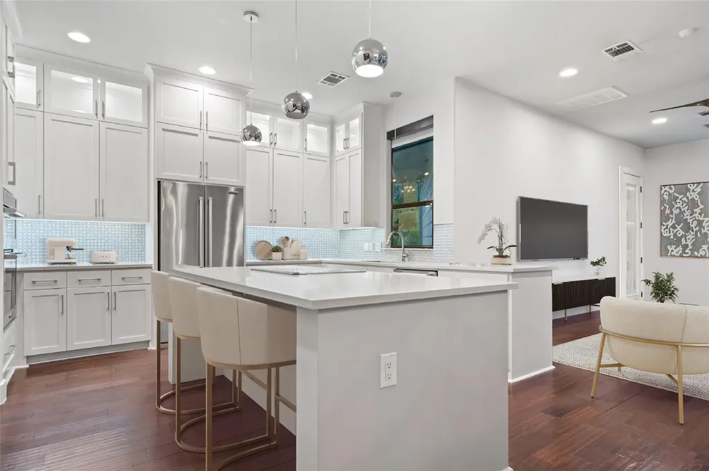 2811 Del Curto Road Austin TX 78704