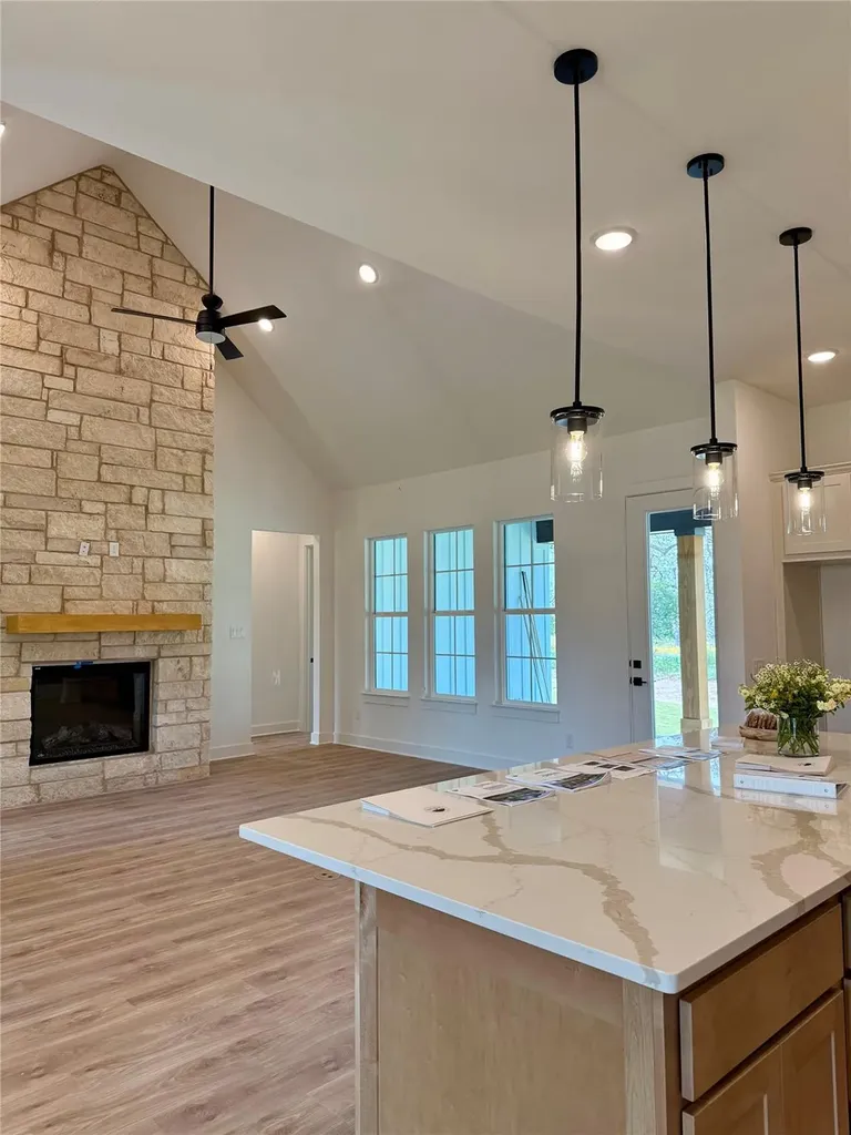 4952 Fm 672 Dale TX 78616