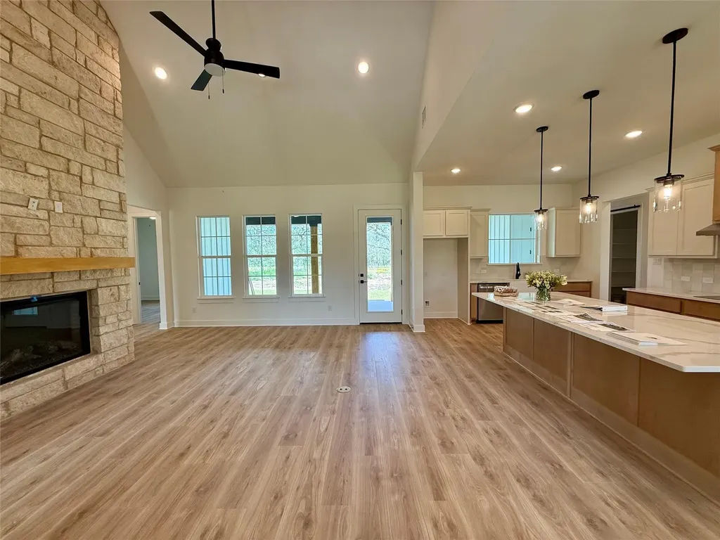 4952 Fm 672 Dale TX 78616
