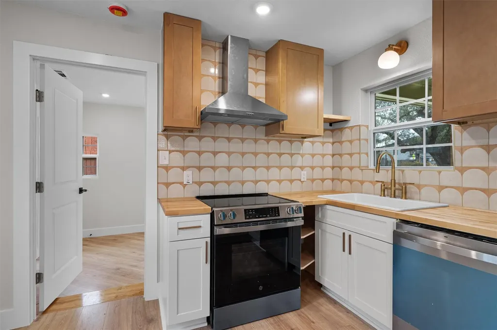 8801 Little Walnut Drive Austin TX 78753