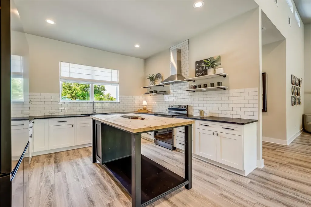 20702 Post Oak Drive Lago Vista TX 78645