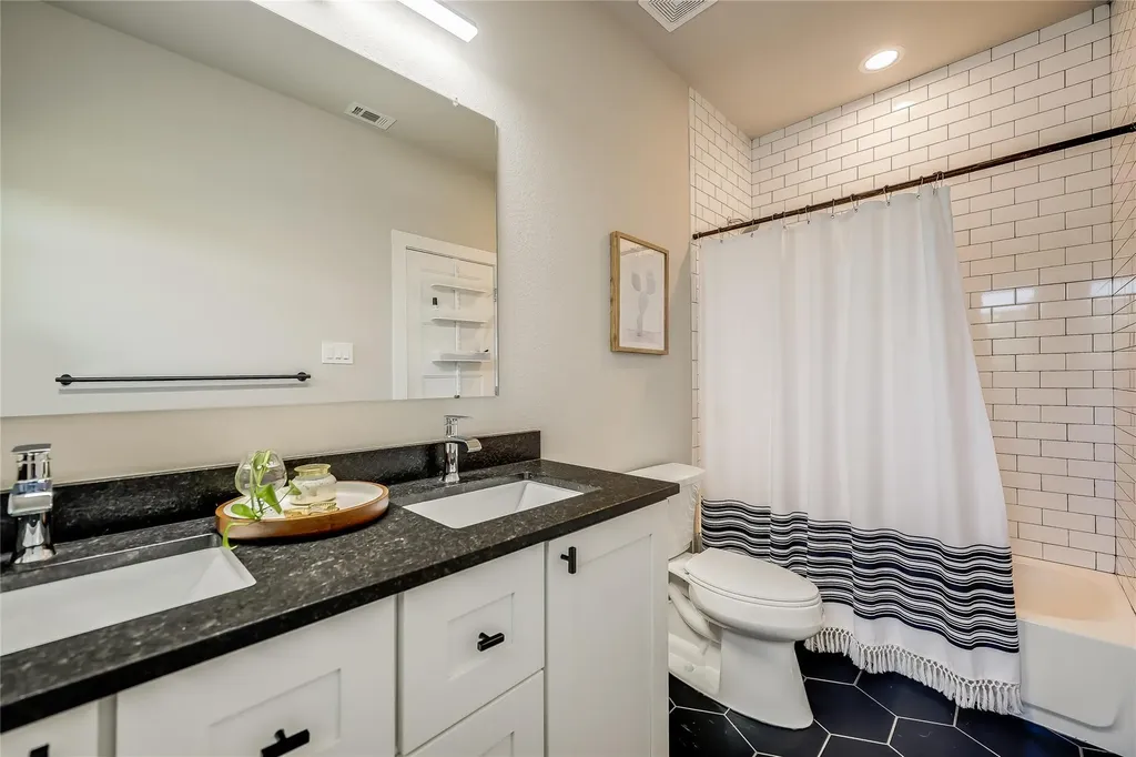 20702 Post Oak Drive Lago Vista TX 78645