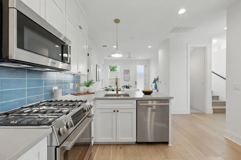 2105 Sl Davis Avenue #2 Austin TX 78702