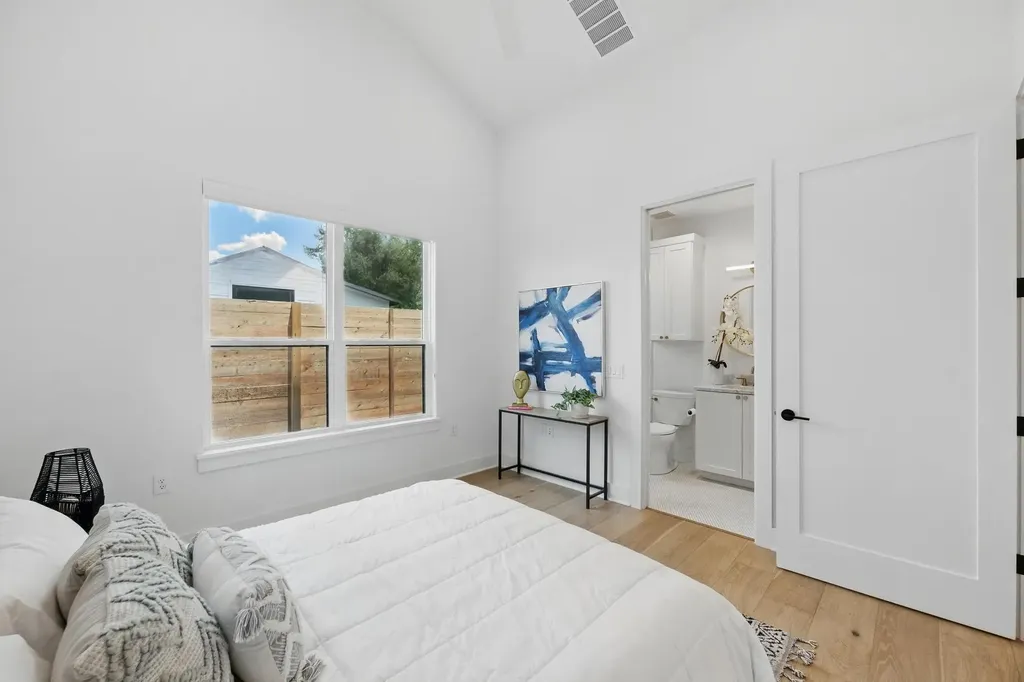 2105 Sl Davis Avenue #2 Austin TX 78702