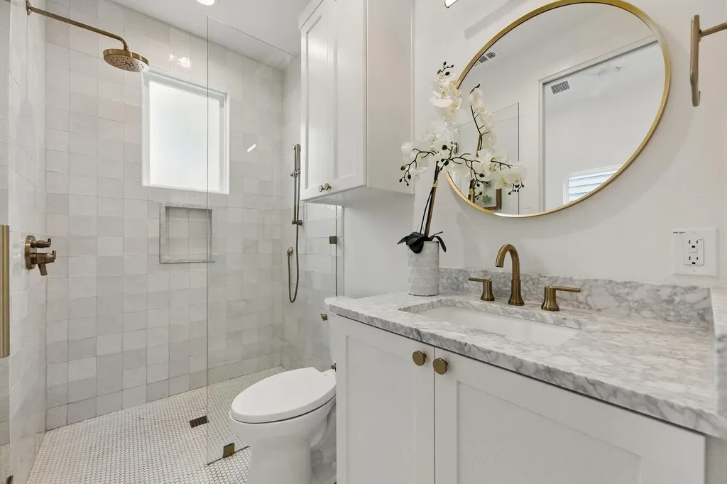 2105 Sl Davis Avenue #2 Austin TX 78702