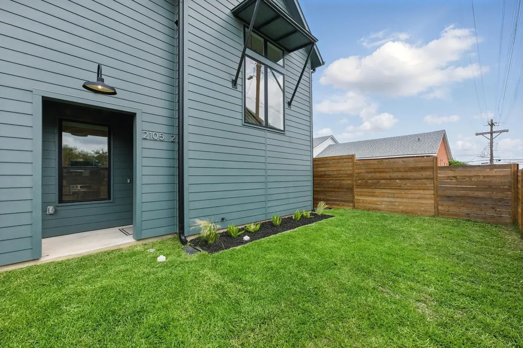 2105 Sl Davis Avenue #2 Austin TX 78702