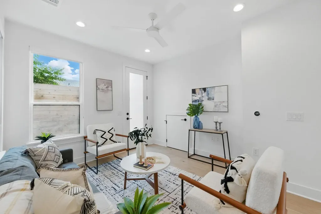 2105 Sl Davis Avenue #2 Austin TX 78702