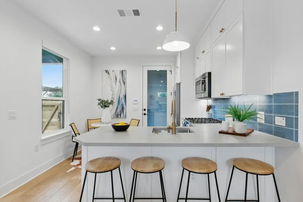 2105 Sl Davis Avenue #2 Austin TX 78702