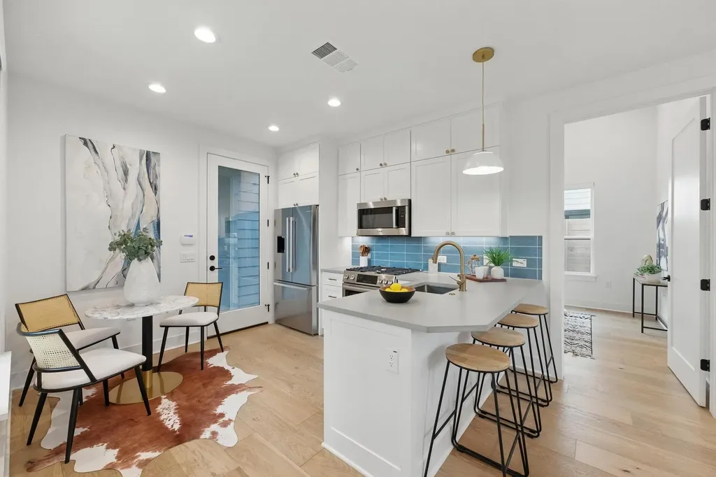 2105 Sl Davis Avenue #2 Austin TX 78702