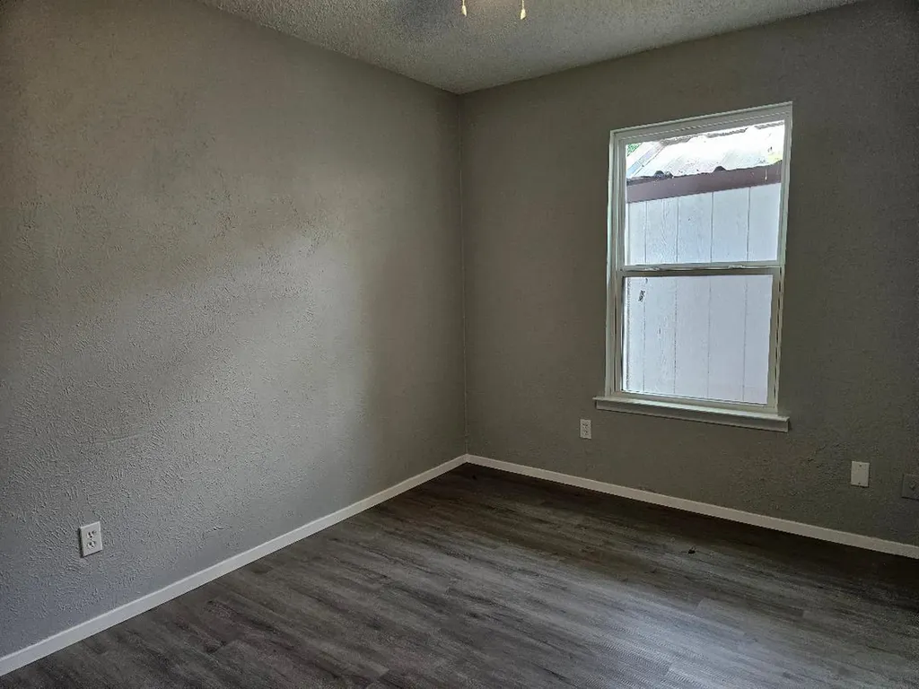 516 Lenora Drive Taylor TX 76574