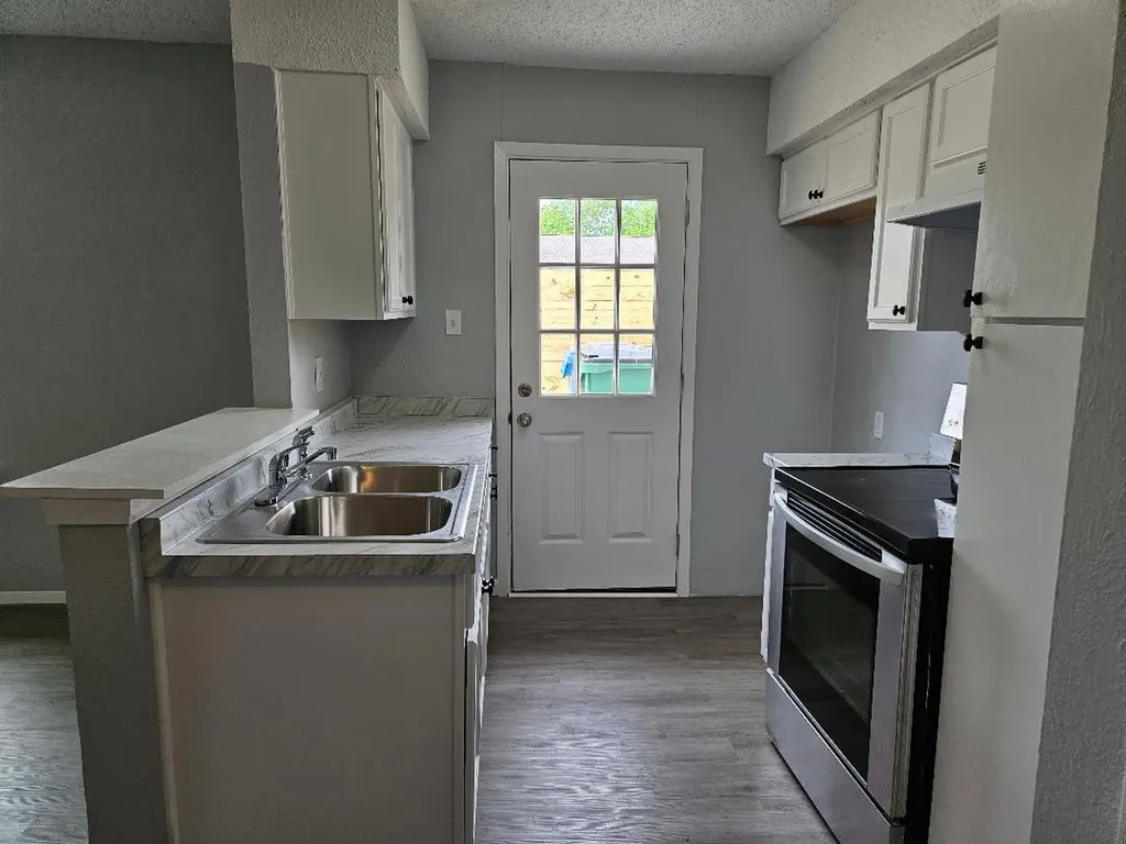 516 Lenora Drive Taylor TX 76574