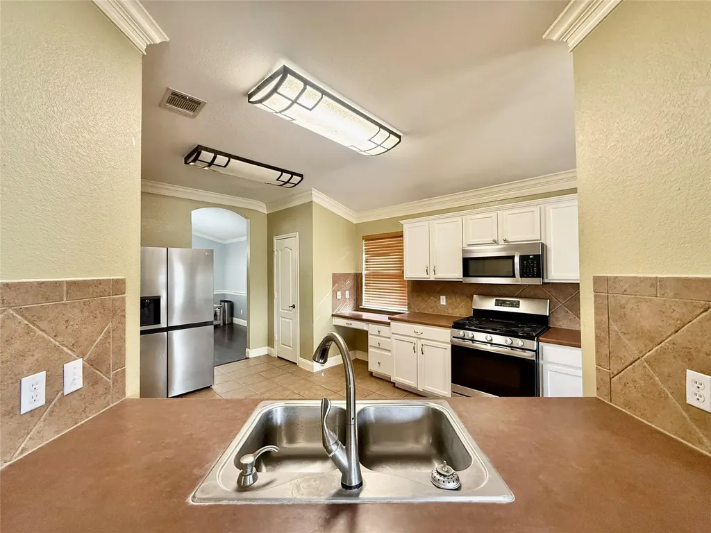 12820 Waynespur Lane Elgin TX 78621