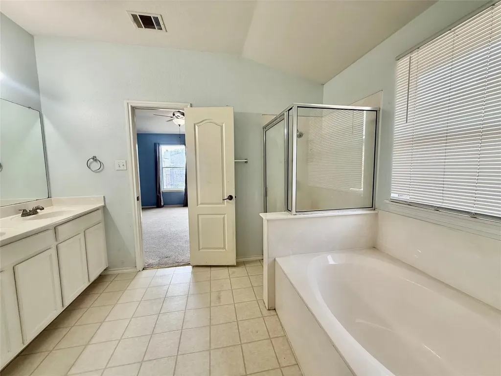 12820 Waynespur Lane Elgin TX 78621
