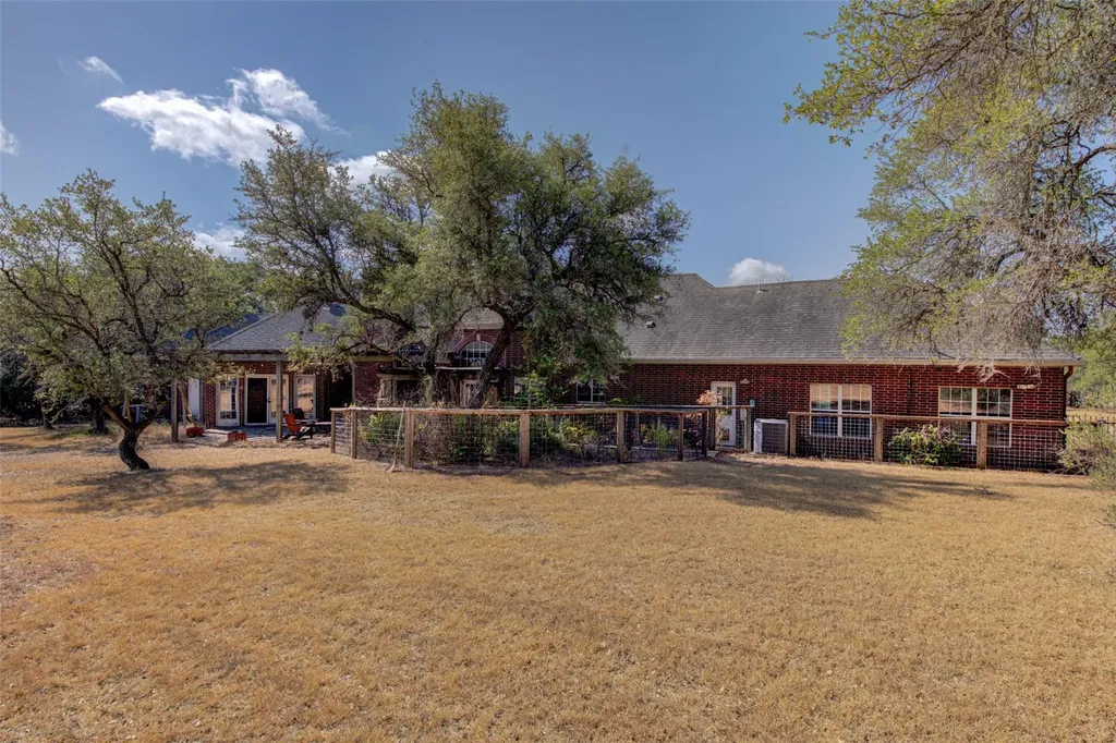 465 Hannah Drive Dripping Springs TX 78620