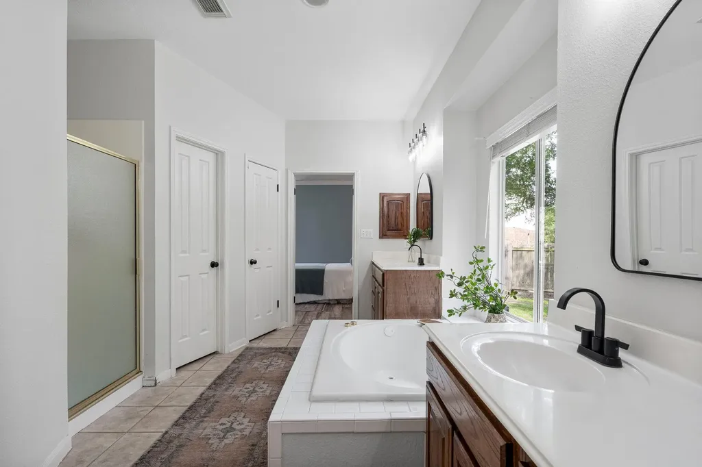 5800 Anselm Court Austin TX 78739