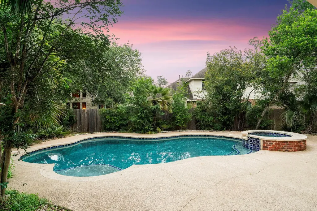 5800 Anselm Court Austin TX 78739