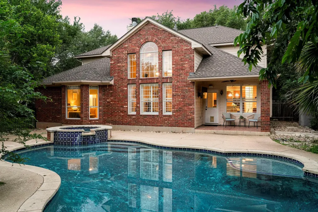 5800 Anselm Court Austin TX 78739