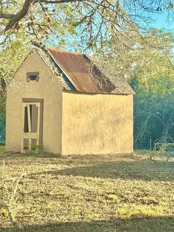 2636 E Fm 532 Schulenburg TX 78956