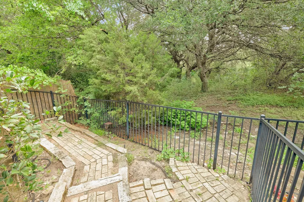 1310 Parmer Lane Austin TX 78727