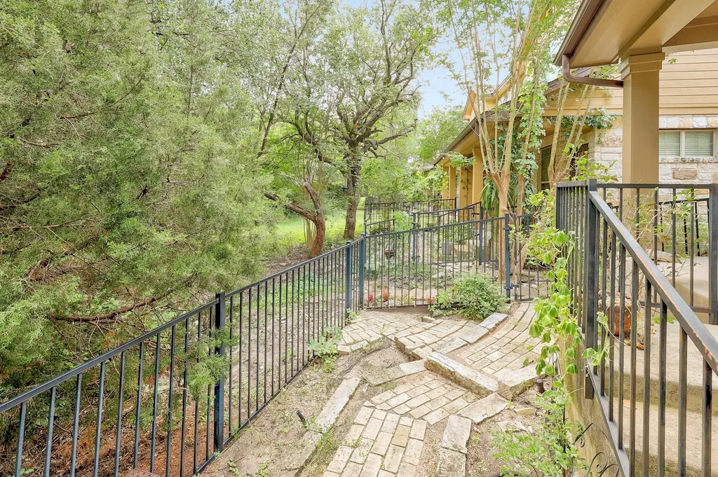 1310 Parmer Lane Austin TX 78727