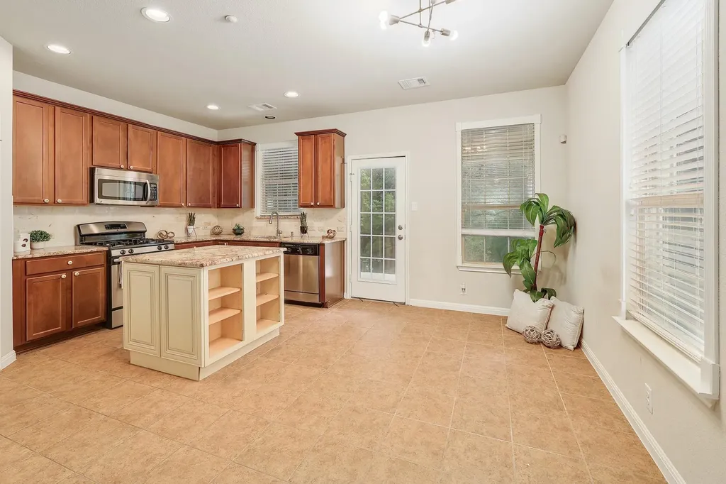 1310 Parmer Lane Austin TX 78727