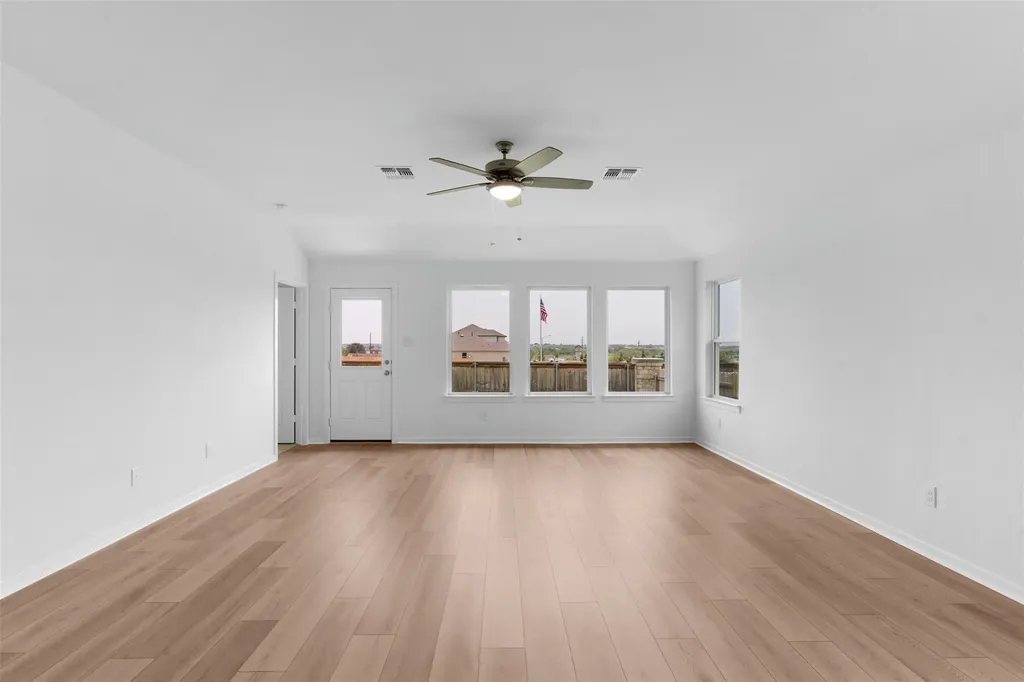 13701 Tucker Hedge Pass Elgin TX 78621