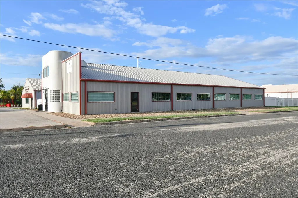 1201 Kessler Avenue Schulenburg TX 78956