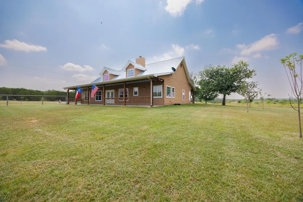 192 Indian Oaks Pass Blanco TX 78606