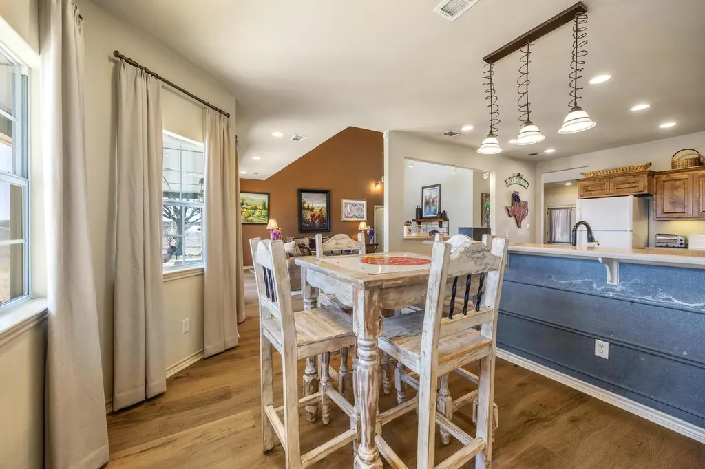192 Indian Oaks Pass Blanco TX 78606