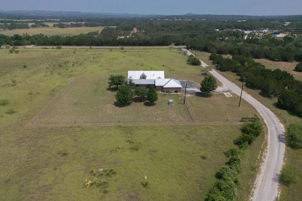192 Indian Oaks Pass Blanco TX 78606